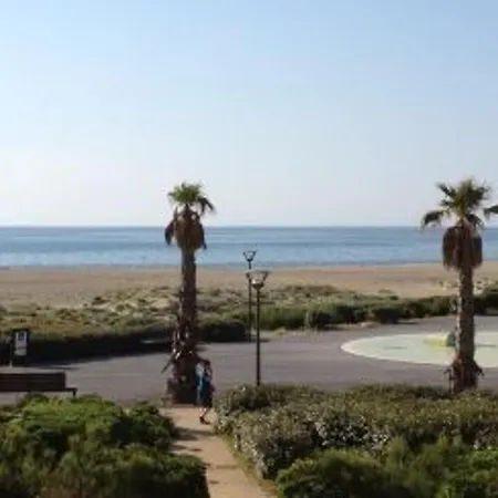 2 Pieces, 4 Couchages, Face A La Mer, Parking Prive, Proche Commerces, A 300m. - Fr-1-81-474 Leucate
